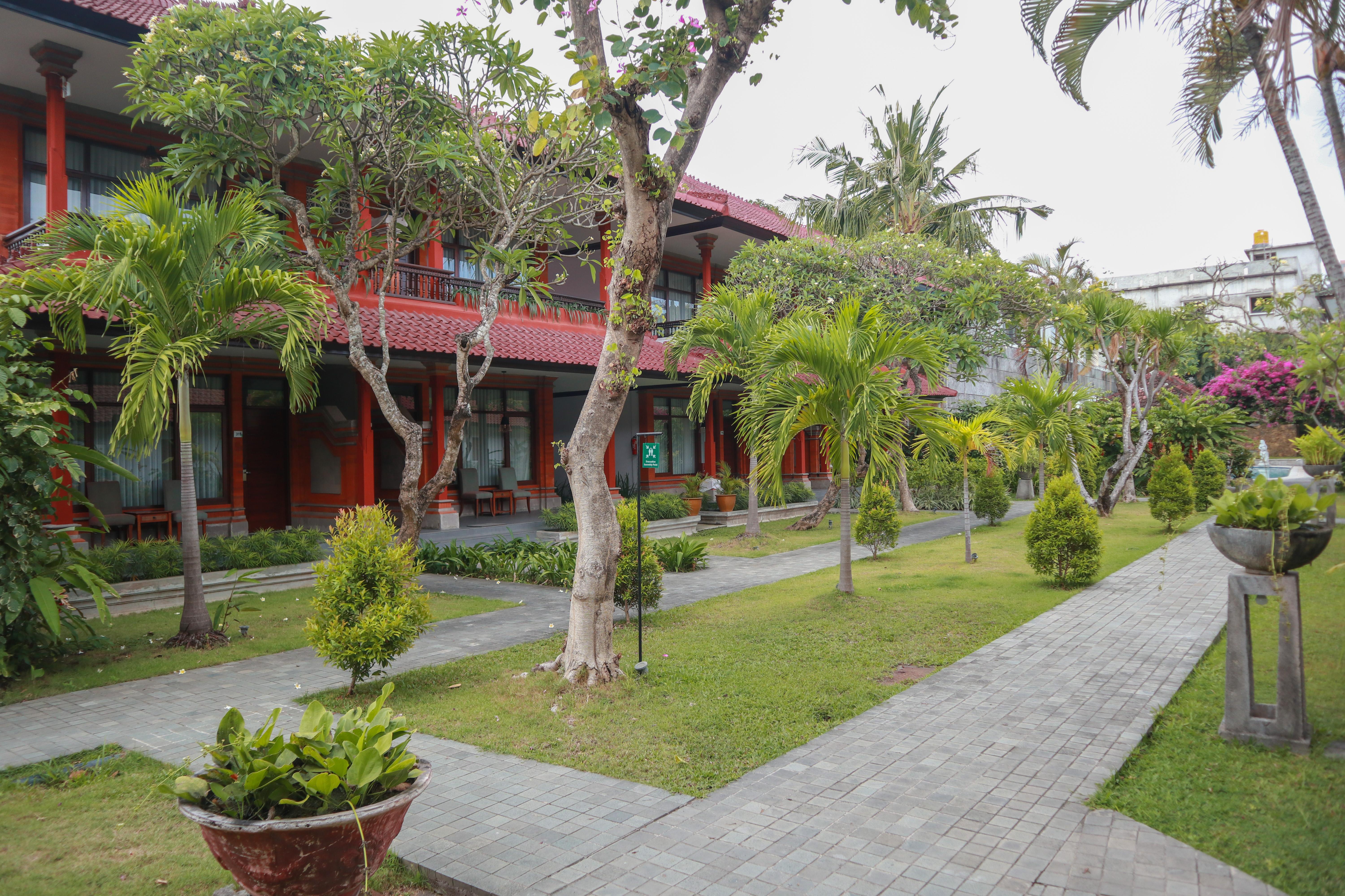 The Cakra Hotel Denpasar Esterno foto