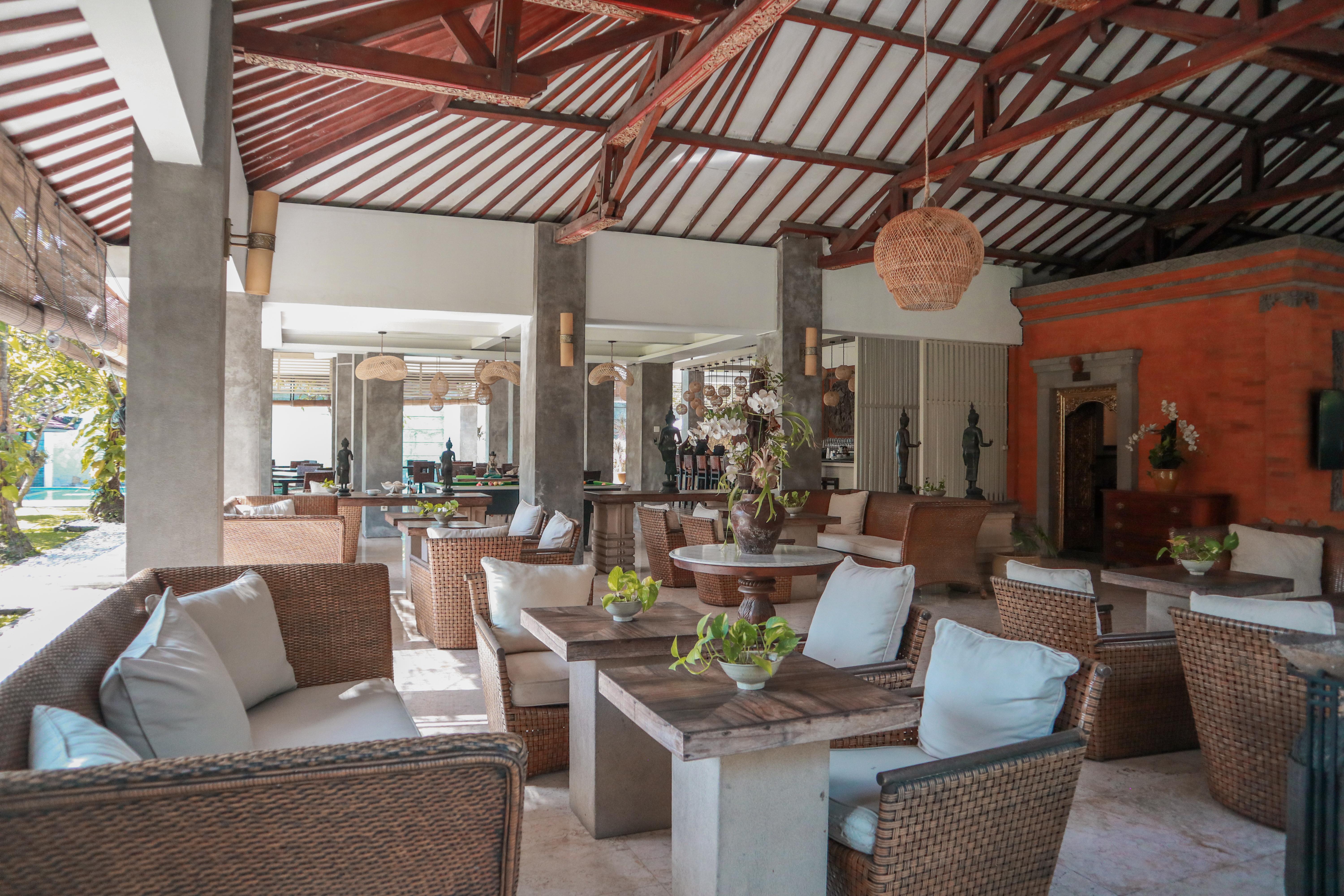 The Cakra Hotel Denpasar Esterno foto
