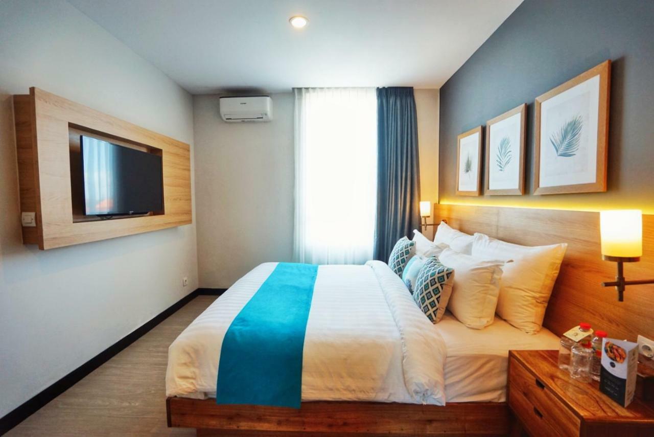 The Cakra Hotel Denpasar Esterno foto