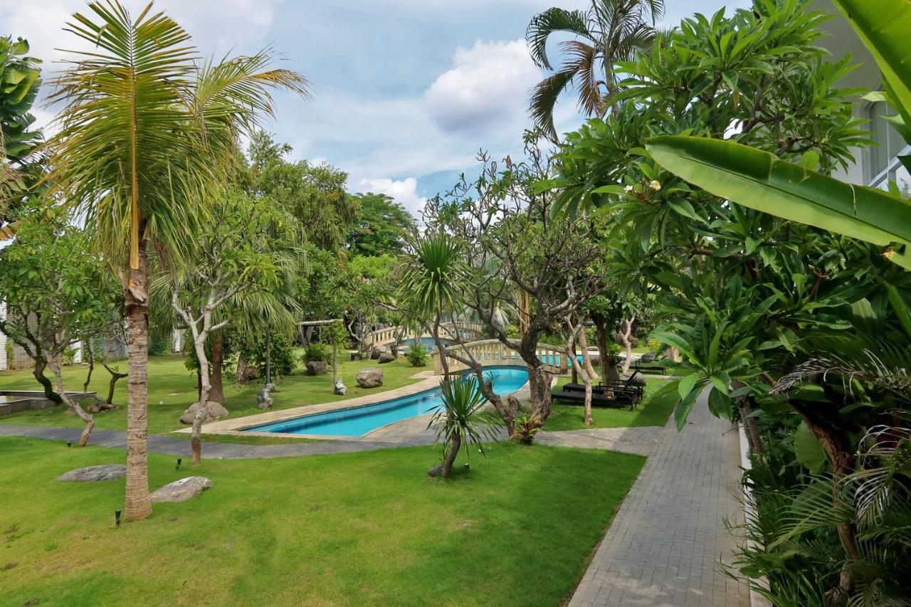 The Cakra Hotel Denpasar Esterno foto